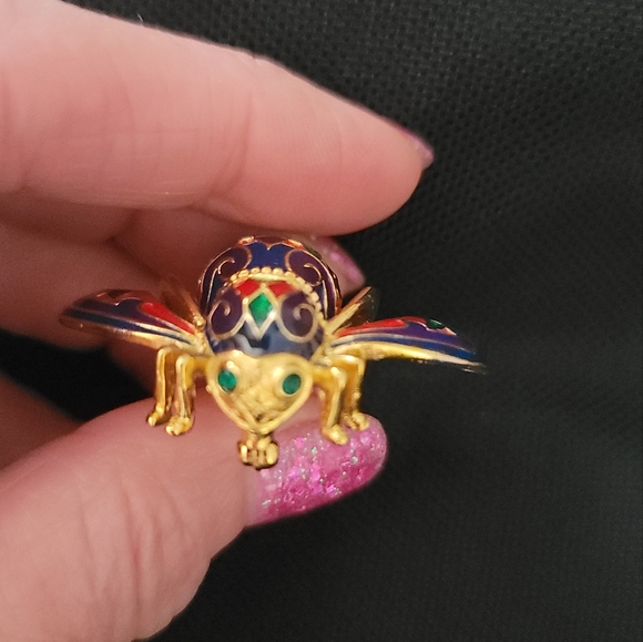 Joan Rivers Brooch - Picture 5 of 5